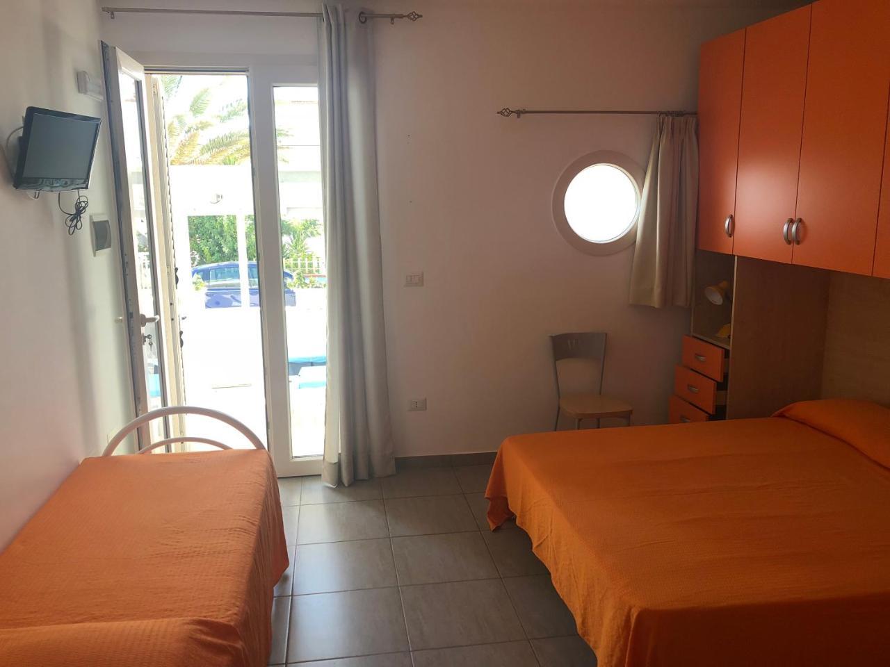 B&B Tramonti Del Sud Lecce Exterior photo